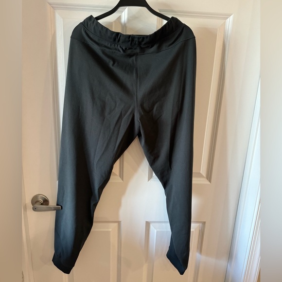 Dark grey joggers, size medium - Picture 4 of 4